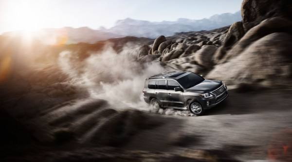 Photograph Jeff Ludes Lexus Lx on One Eyeland